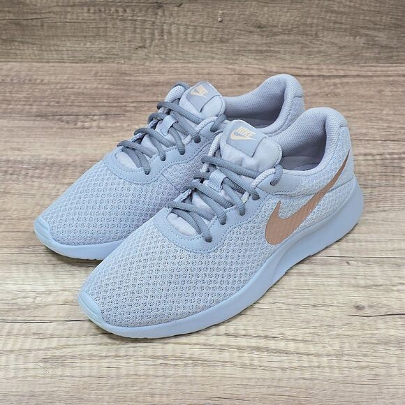 Nike Tanjun Women's Size 8 Gray Running Shoes (BV1154-001) - Picture 7 of 9